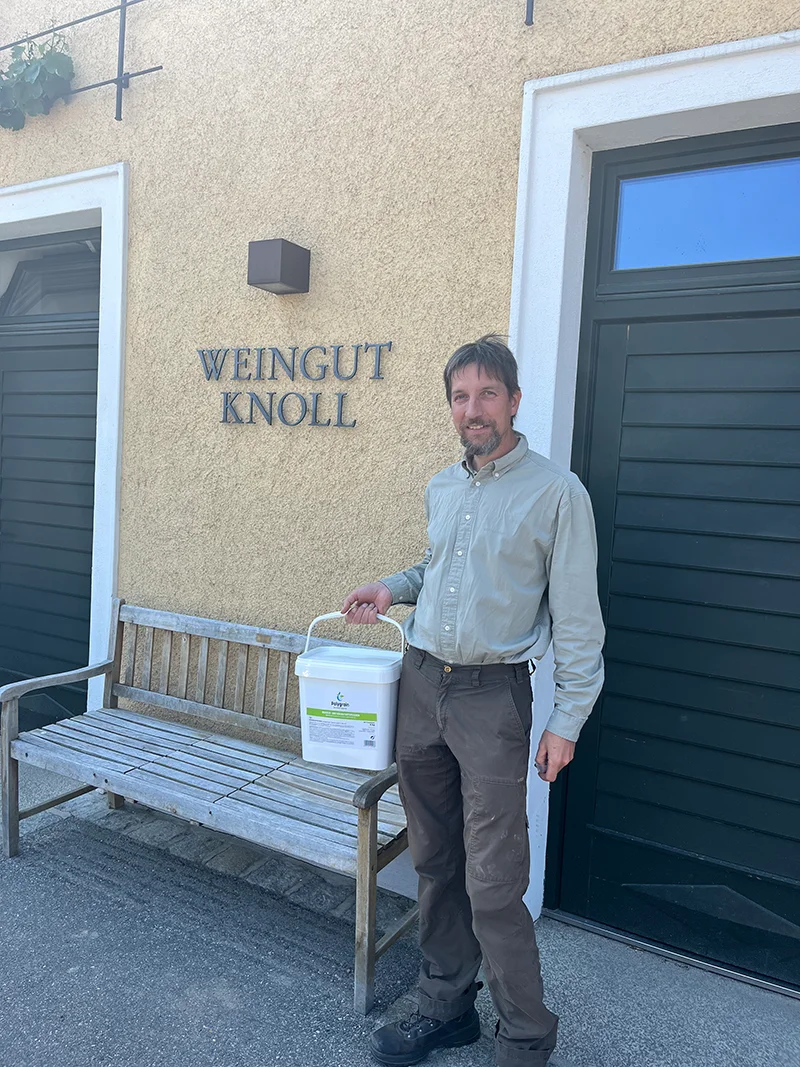 Polysorb, Polygrain, Wasserspeicherndes Granulat, Hydrogel Granulat, Superabsorber, Weingut Knoll