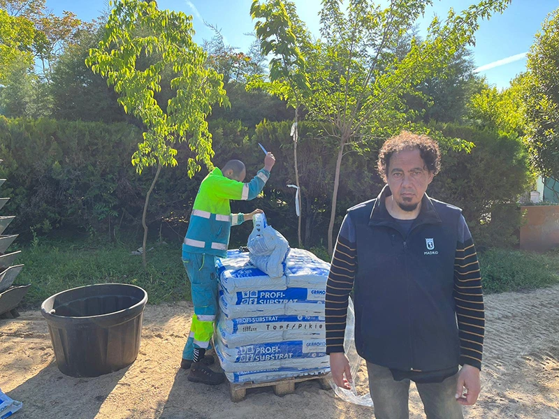 5 Madrid, Polysorb, Polygrain, Blumenkasten, Wasserspeichern, Hydrogel, Superabsorber, Vivero las Estufas, Parque del Retiro